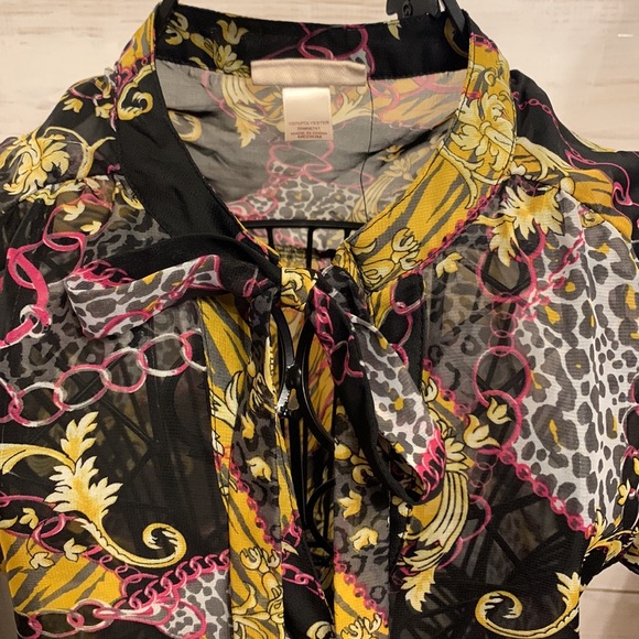 Button up shirt - Picture 2 of 5